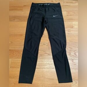 NWOT NIKE Cropped Running Trainer Workout Pants (Mid-Calf Length) - New, Medium